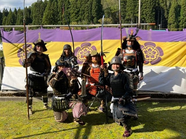 「夢だった、家族全員に甲冑を着せるのが実現しましたっ！！！！」（まーこさん提供）