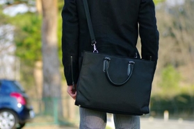 吐き気をこらえて、職場に向かう日々。ひたすら人格否定され続けるうち、自分が分からなくなっていった（写真はイメージです）＝SyuuuuN/stock.adobe.com