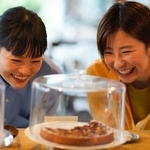 給料日だけは…プチ贅沢！（yamasan/stock.adobe.com）