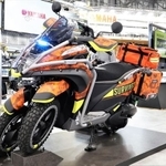 イタリアのバイクみたいな派手なボディカラー