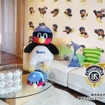 つば九郎が新築祝いに駆けつけるマンション（提供画像）