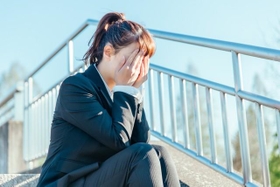 「会社の飲み会、行きたくない…」 (buritora/stock.adobe.com)