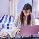 給与を引き下げられたとしたら…あなたはテレワークをしたいと思いますか？（photok/stock.adobe.com）
