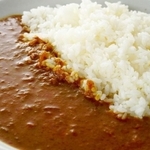 筆者はカレーライスのなかでもビーフ甘口がお気に入り（K/stock.adobe.com）
