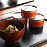 こちらは長野県×信州みそ。信州地方の郷土料理「サバタケ汁」をおみそ汁缶に