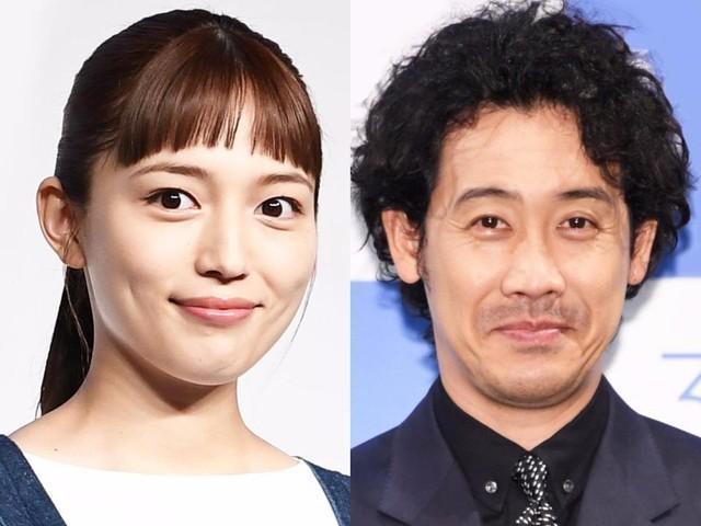 ＮＨＫ「紅白歌合戦」の司会に決まった川口春奈（左）と大泉洋