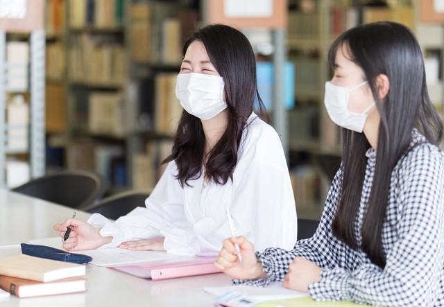 子どもたちには希望する進学先に進んでほしいと願いながらも、入学したあとのお金のことも気になりますよね　※画像はイメージです（milatas/stock.adobe.com）