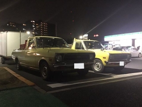 仲良く並んだサニトラ。投稿者さんの愛車は向かって左です（日産サニートラックさん提供）