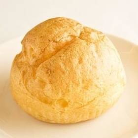 銀座ウエストのシュークリーム。1個売り上げるごとに50円をトンガ支援に充てる（提供画像）