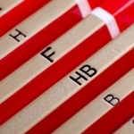 小学校ではHB鉛筆より2B推奨？（Coprid/stock.adobe.com）