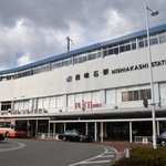 なぜか1日上下各1本のみ、のぞみが停車する西明石駅（photoAC）