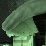「逆になんで落ちないんってくらい屋根雪出ててニュートンも腰抜かすわ」（アサヒ印刷・営業企画スタッフ2さん提供）