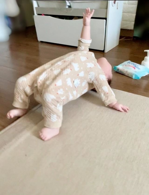 生後６ヶ月、ブリッジ決めた！（提供・@nekonoko_konoko）