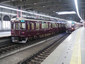 左が今津北線・神戸本線経由、右が宝塚本線経由の準急