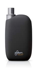 プルーム・テック・プラス・ウィズ・スターターキット。デバイス、ACアダプター、USB Type-Cケーブルがついて期間限定で1980円（メーカー小売希望価格）。