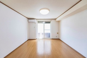 初めてのひとり暮らし…どんな部屋を選ぶ？（garage38/stock.adobe.com）