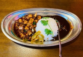 陳麻婆豆腐で、3月いっぱいまで実施中の「陳麻婆豆腐ゴーゴーカレー」メニュー
