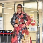 沖縄入りした日本ハム・新庄剛志ビッグボス＝ 2022年1月31日、那覇空港（撮影・高石航平）