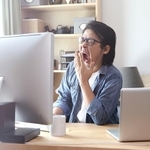 あなたはテレワーク中にどんな過ごし方をしていますか？　※画像はイメージです（kimberrywood/stock.adobe.com）