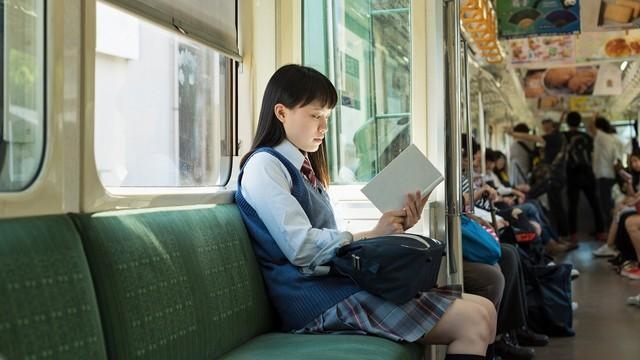 JK　電車 電車で見かけた女子高生 その勉強法に5万いいね 「デジタルと ...