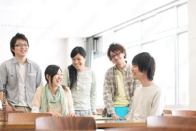 結婚後の仕事とか子育てはどうする？　※画像はイメージです（ohayou!/stock.adobe.com）