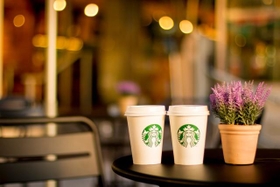 スタバでドリンクを注文する時、あなたはどうしますか？（※イメージ画像）
