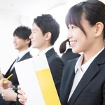 就活生が考える「最低限実現したい生涯最高年収」はいくらでしょうか　※画像はイメージです（Paylessimages/stock.adobe.com）