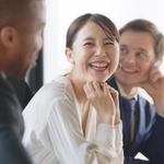 笑顔でいたら話が前に進むことだってあるんです　※画像はイメージです（naka/stock.adobe.com）
