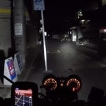 停電した街中を恐る恐る走行するメタトンさん（提供画像）