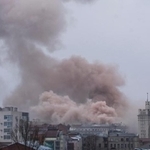 ハリコフ市の中心部での爆発＝2022年3月2日撮影（KMimages/stock.adobe.com）