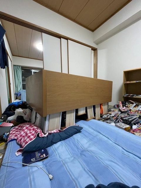 タンスが完全に寝ていた場所に…（マヒロッツォさん提供）