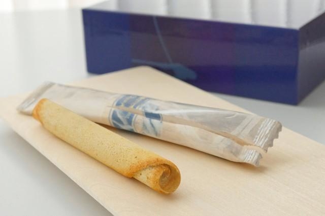 手前のシガールはもちろん、包装の袋も木でできています（画像提供：キボリノコンノさん）