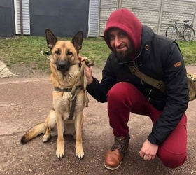 どんな状況でも、ペットは家族（写真はすべてウクライナ北東部・チェルニヒウ市にて撮影。ピースウィンズ・ジャパン提供）