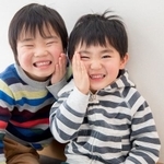 虫歯が多いのは上の子、それとも下か子？（buritora/adobe.stock.com）