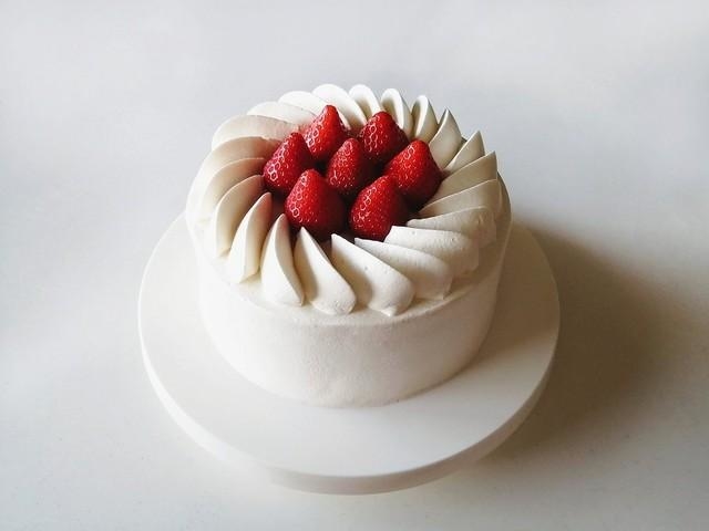 丁寧に作られた、美しい苺のショートケーキ（瓶詰めさん提供画像）