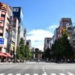 最近、パソコン売り場に行きましたか？（イメージ画像）