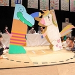 たたけばたたくほど両者後退するハプニングが起きた決勝戦＝いずれも三田市天神1