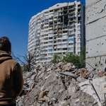 ウクライナ北部・チェルニーヒウで、空爆で破壊された建物（Maksym/stock.adobe.com）