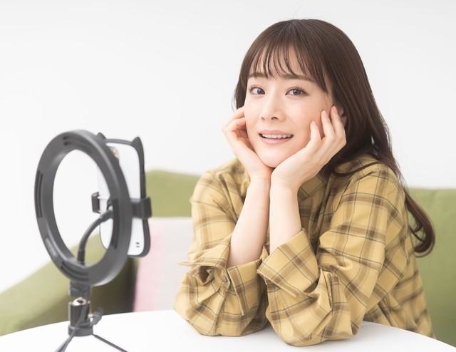 「ライブ配信で1億円を稼いだ」というタレント・福岡みなみさん