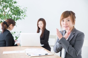 職場で信頼を得るためにしてはいけないこととは？（イメージ画像）