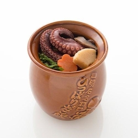 名物「ひっぱりだこ飯」（淡路屋提供）