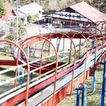 「神の森公園」のロングすべり台、全長100メートルもあるそう（写真提供：愛媛県観光物産協会）