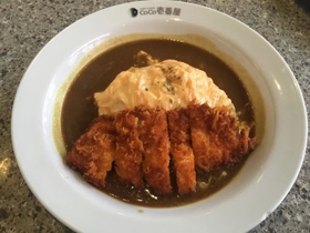 「ロンドンで一番人気のメニューを」と注文したら出てきたチキンカツオムカレー
