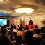 落語家の笑福亭笑利さんが、緒方洪庵をテーマにした落語で会場を盛り上げた