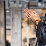 日本人は信仰心を持たない人が多い？（sand555/adobe.stock.com）