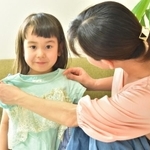 あなたは親子間で服のおさがりをもらったことがありますか？（イメージ画像）