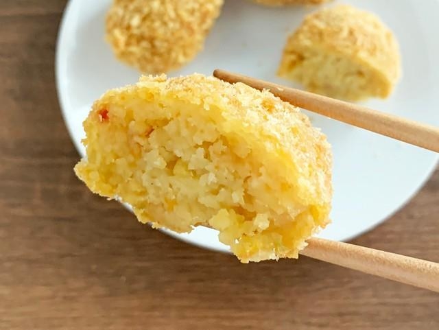 こんがり揚がった「サッポロポテト」のコロッケ