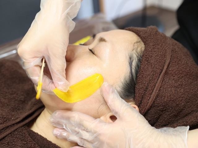 話題のワックス脱毛、剥がす際に産毛や角質も除去