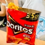 好きな食材を入れたら袋のまま食べます（おくりバント会長、高山洋平さん提供）