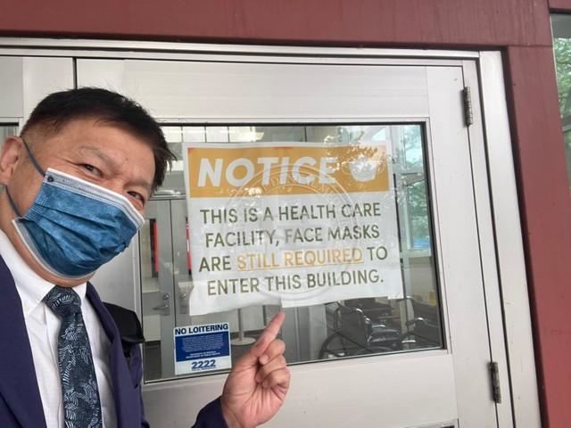 病院や高齢者施設でのマスク着用は義務